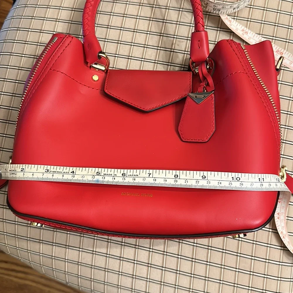 Michael Kors Blakely Bright Red messenger bag NWT - Picture 13 of 15